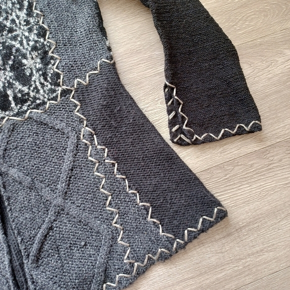 CURIO Black Gray Silver Large Button Detail Snap Front Cardigan Sweater - Picture 7 of 14